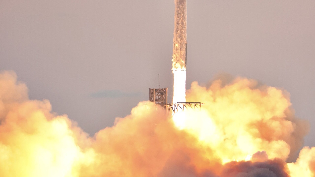 SpaceX Starship IFT-5 liftoff
