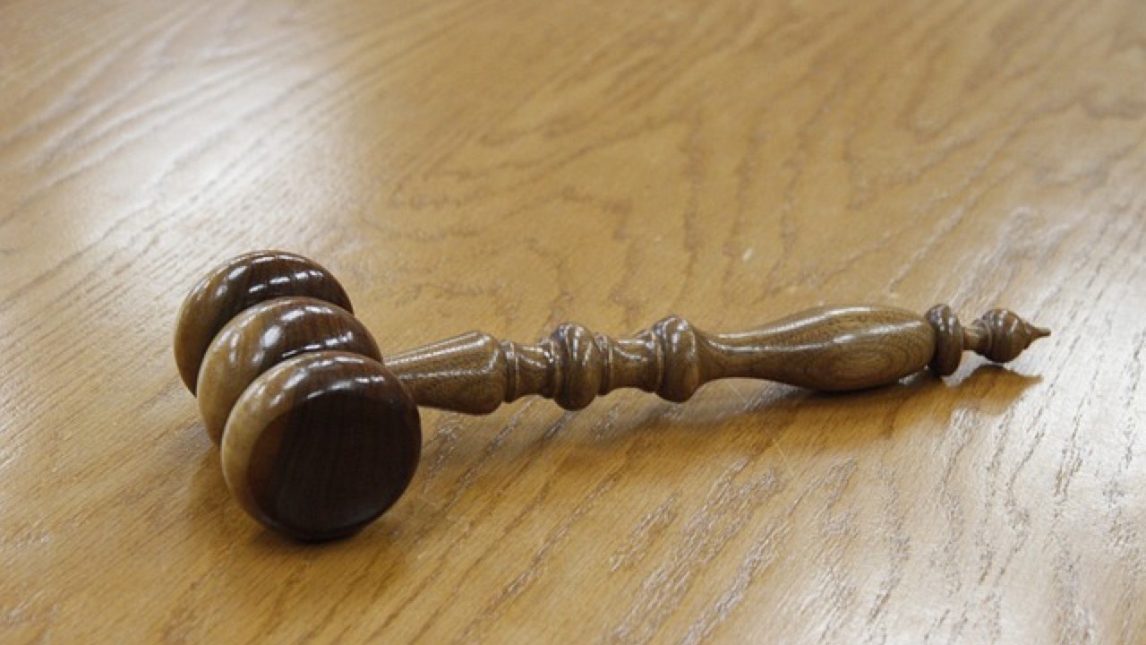 米裁判書類にAI指示隠す、原告エリオット氏に制裁